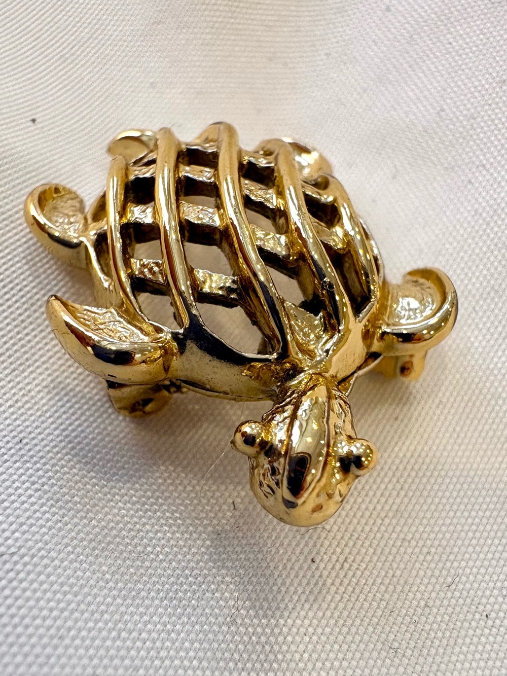 Vintage Gold Tone Sea Turtle Brooch Openwork Lattice Shell Figural Pin